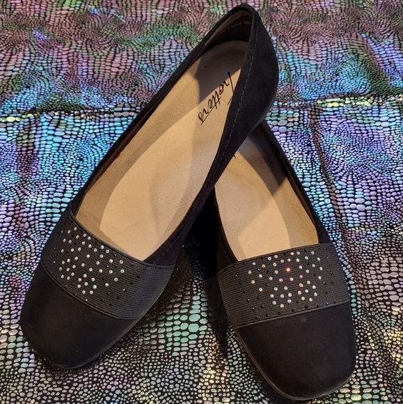 Trotters Shoes - NWOT: Trotters: Sparkly Samantha Flat